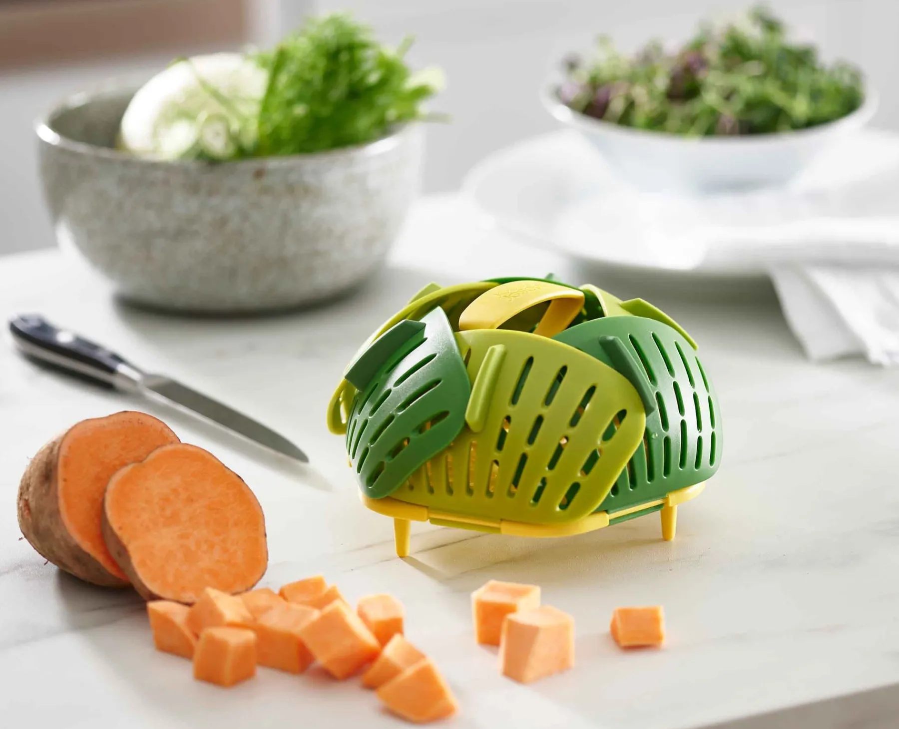 Kitchen Utensils & Gadgets-Joseph Joseph Bloom™ Folding Steamer Basket Green