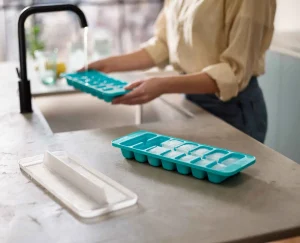 Barware-Joseph Joseph Flow™ Pack of 2 Easy-fill Ice-cube Trays Blue