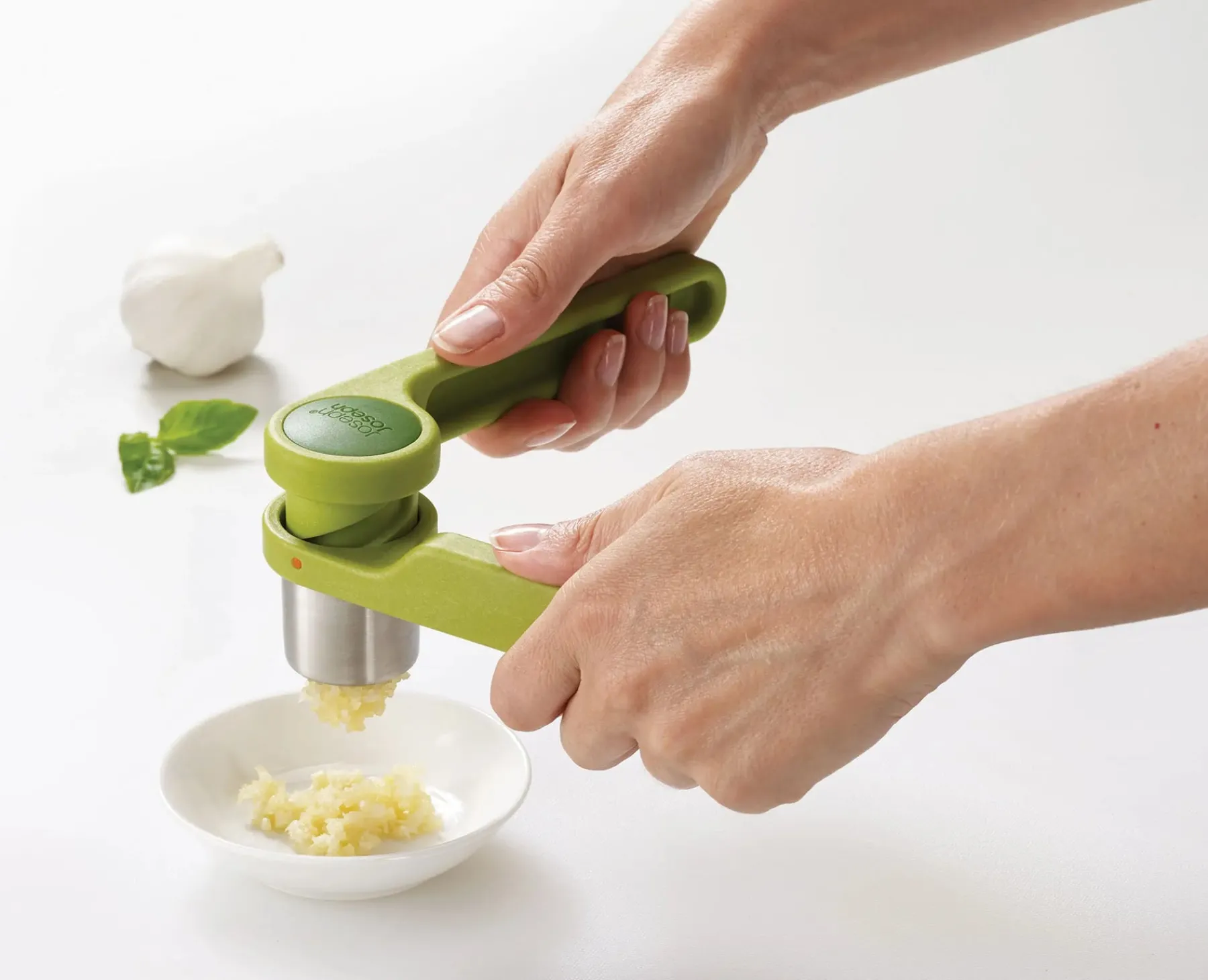Kitchen Utensils & Gadgets-Joseph Joseph Helix Garlic Press Green