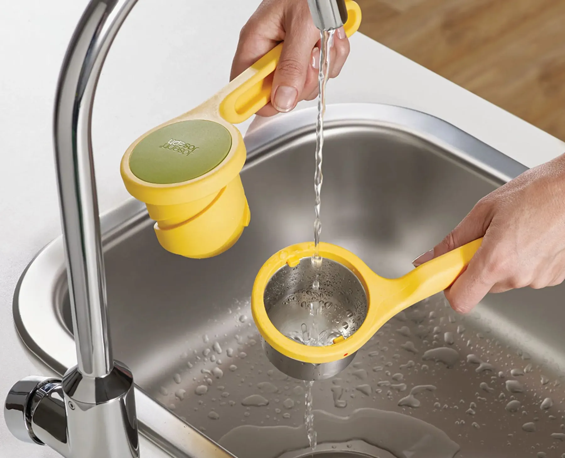 Barware-Joseph Joseph Helix Citrus Juicer Yellow