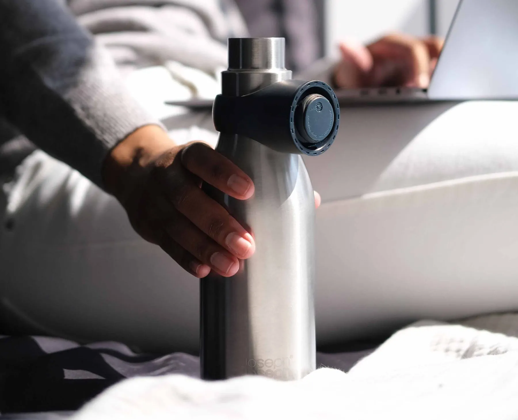 Lunch Boxes & Containers-Joseph Joseph Loop™ 500ml Vacuum Insulated Water Bottle Stainless-steel