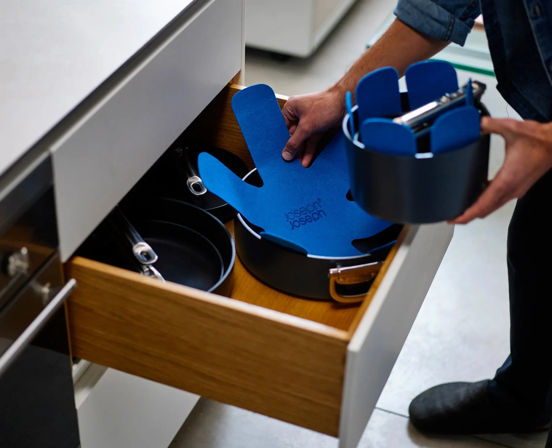 Pots & Pans-Joseph Joseph Space Folding Handle Ceramic Non-stick 6-piece Saucepan Set Blue
