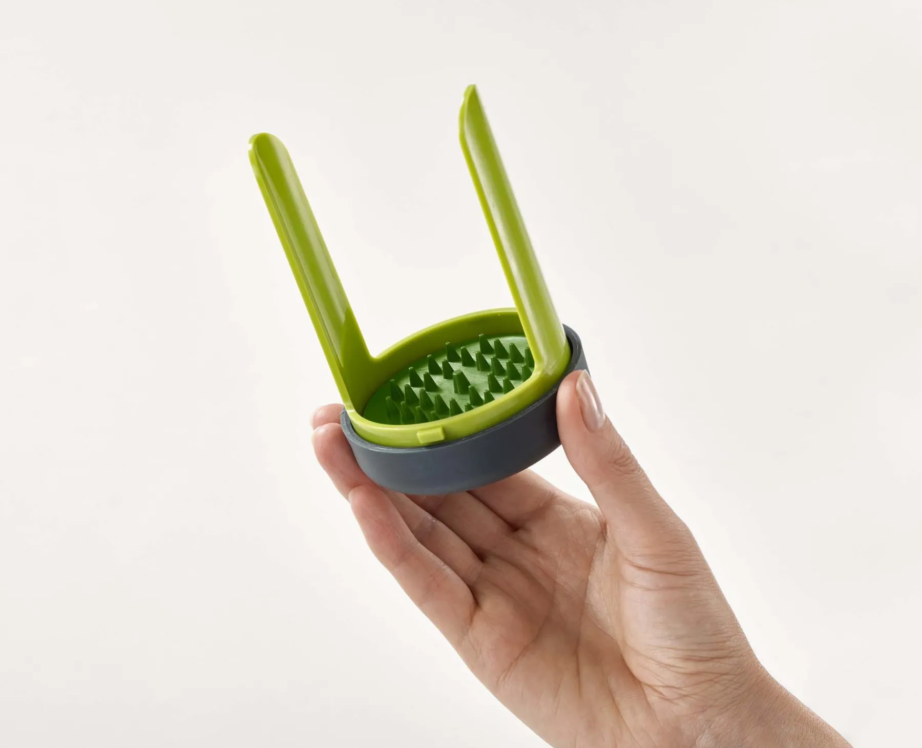 Kitchen Utensils & Gadgets-Joseph Joseph Spiro™ Hand-held Spiralizer Green