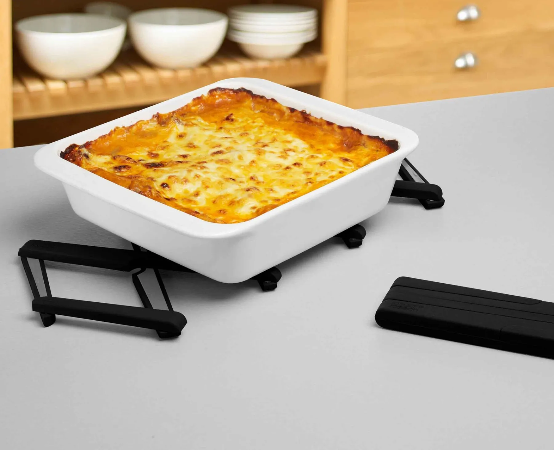 Kitchen Utensils & Gadgets-Joseph Joseph Stretch™ Expandable Trivet Black